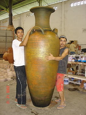 Terracotta besar keramik Paolo